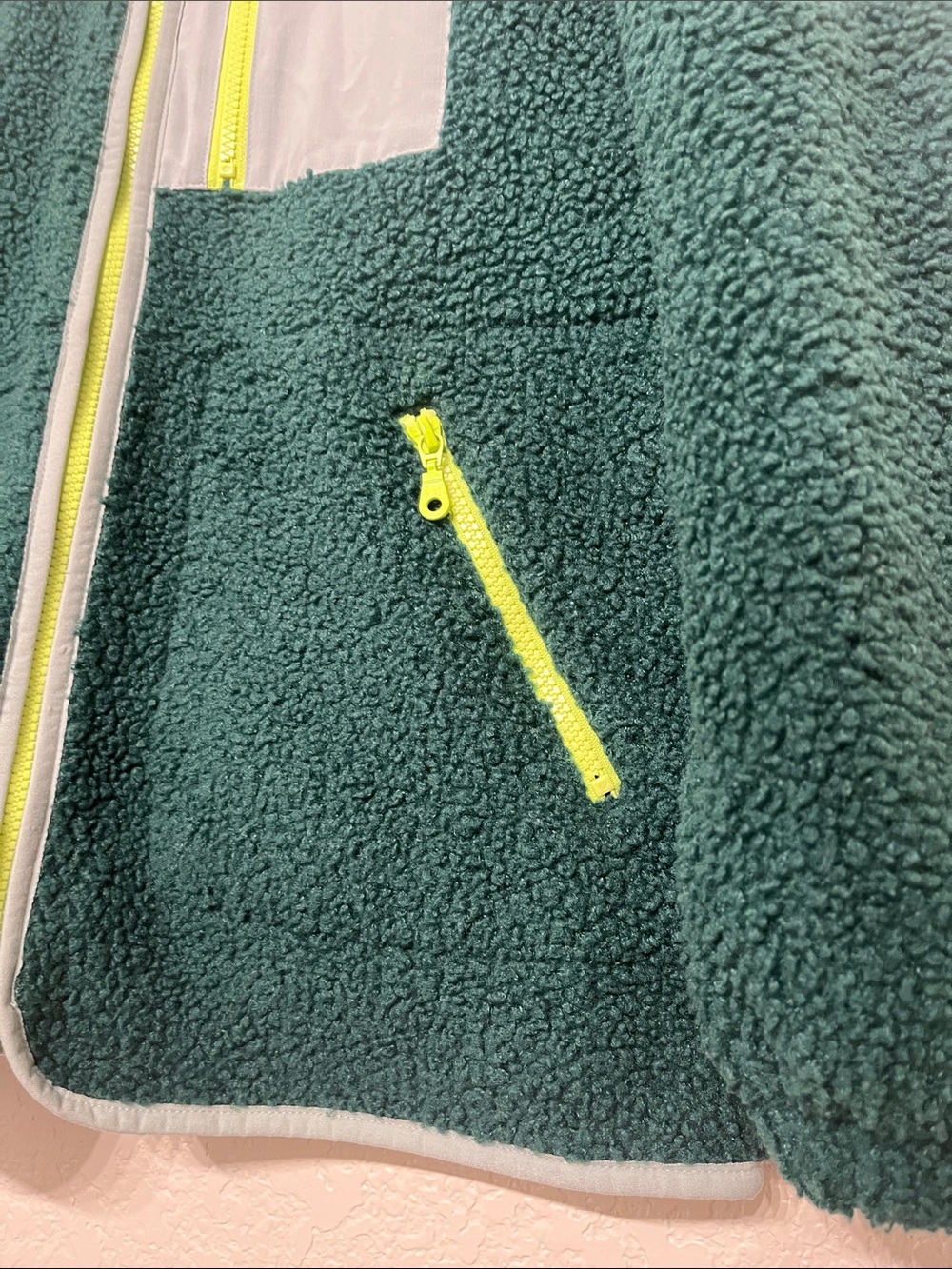 Universal Thread Women’s XS Dark Green Teddy Jacket with Neon Yellow Accents - Picture 6 of 11